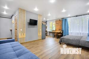 Студия квартира, посуточно, 32м2, 1/5 этаж