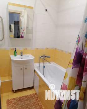 Студия квартира, посуточно, 33м2, 1/9 этаж