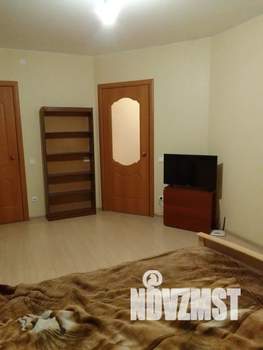 Студия квартира, посуточно, 40м2, 1/5 этаж