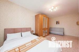 1-к квартира, посуточно, 38м2, 3/9 этаж