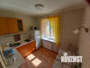 Студия квартира, посуточно, 38м2, 1/9 этаж