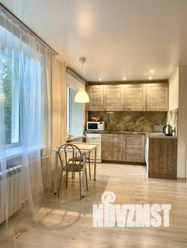 1-к квартира, посуточно, 44м2, 1/1 этаж