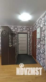 Студия квартира, посуточно, 32м2, 1/3 этаж