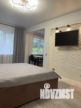 Студия квартира, посуточно, 30м2, 1/5 этаж