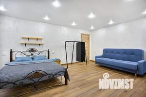 Студия квартира, посуточно, 32м2, 1/5 этаж