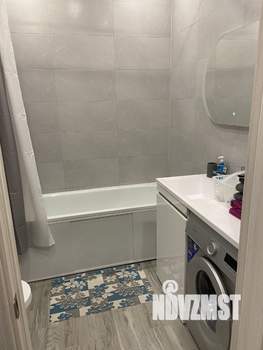 Студия квартира, посуточно, 35м2, 1/9 этаж