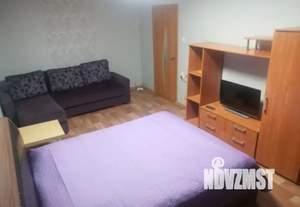 Студия квартира, посуточно, 38м2, 1/9 этаж