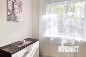 1-к квартира, посуточно, 44м2, 1/1 этаж