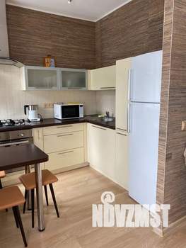 Студия квартира, посуточно, 38м2, 1/5 этаж