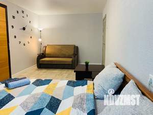 1-к квартира, посуточно, 32м2, 1/9 этаж