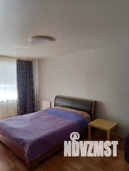 Студия квартира, посуточно, 38м2, 1/9 этаж