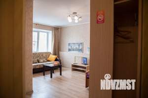 1-к квартира, посуточно, 38м2, 5/5 этаж