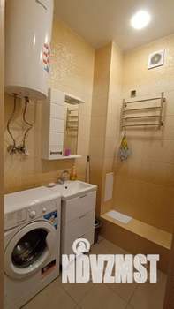 Студия квартира, посуточно, 32м2, 1/3 этаж