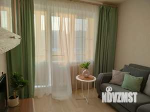 1-к квартира, посуточно, 37м2, 4/10 этаж