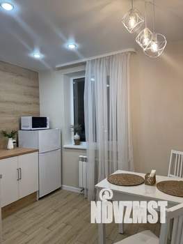 1-к квартира, посуточно, 37м2, 7/10 этаж