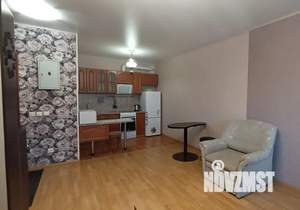 Студия квартира, посуточно, 32м2, 1/3 этаж