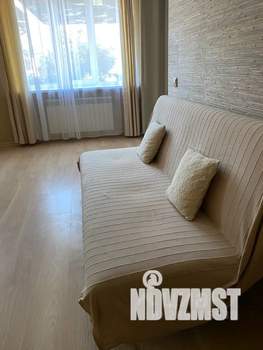 Студия квартира, посуточно, 38м2, 1/5 этаж