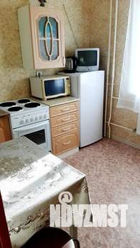 1-к квартира, посуточно, 37м2, 9/16 этаж