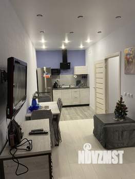 Студия квартира, посуточно, 35м2, 1/9 этаж