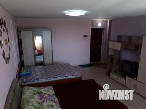 Студия квартира, посуточно, 38м2, 1/15 этаж