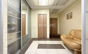 4-к квартира, вторичка, 135м2, 2/4 этаж