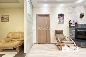 4-к квартира, вторичка, 135м2, 2/4 этаж