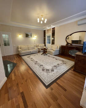 4-к квартира, вторичка, 150м2, 2/3 этаж