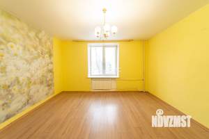 4-к квартира, вторичка, 106м2, 1/4 этаж