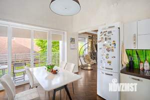 3-к квартира, вторичка, 156м2, 1/3 этаж