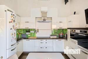 3-к квартира, вторичка, 156м2, 1/3 этаж