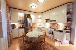 4-к квартира, вторичка, 128м2, 1/3 этаж