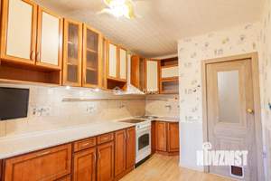 3-к квартира, вторичка, 71м2, 1/10 этаж