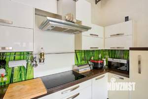 3-к квартира, вторичка, 156м2, 1/3 этаж