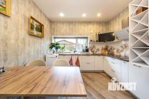 4-к квартира, вторичка, 121м2, 1/3 этаж