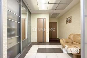 4-к квартира, вторичка, 135м2, 2/4 этаж