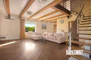 3-к квартира, вторичка, 156м2, 1/3 этаж