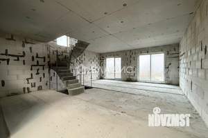 5-к квартира, вторичка, 177м2, 3/3 этаж